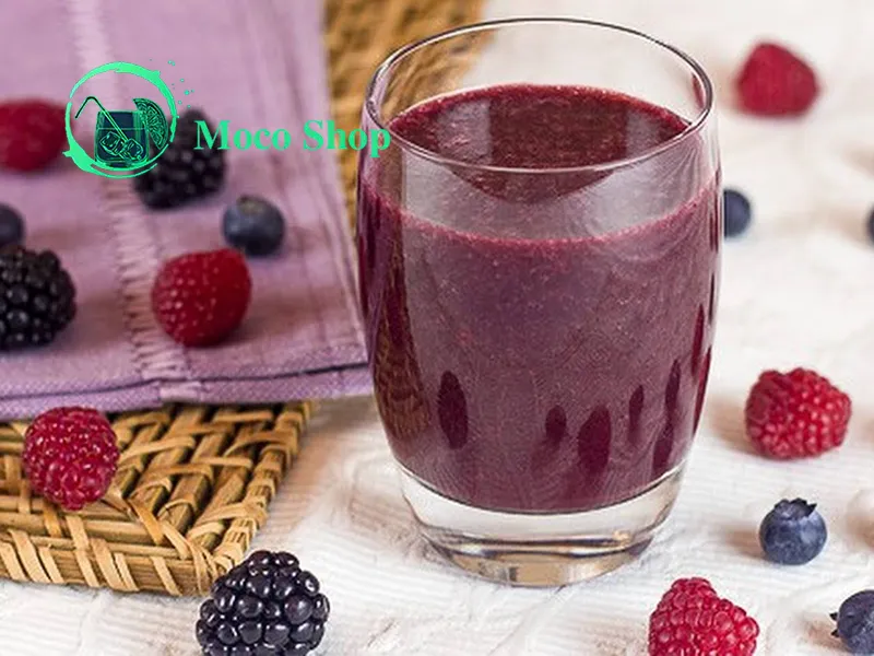 طرز تهیه آب شاه‌ توت: گوارای خنک تابستانی