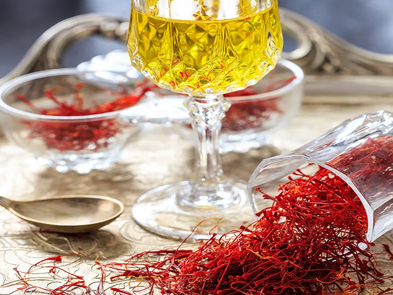 طرز تهیه شربت زعفران ناب برای 50 نفر: عطر و طعم بهشتی در هر لیوان!