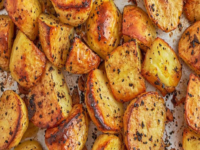 فوت و فن خوشمزه‌ شدن سیب‌ زمینی تنوری در خانه